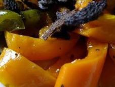 L'idée week-end poivrons colorés tapenade pétales