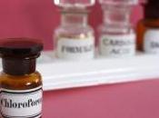 Dépouillés après avoir inhalé chloroforme seins leur maîtresse