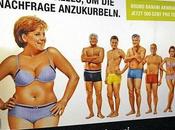 Affiche Merkel maillot bain 100m2 champs Elysées allemandes..