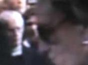 Chirac ricane avec belle socialiste. Bernadette furibonde. Vidéo temporisée. buzz!