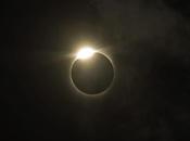 L’éclipse solaire plus jolie longue siècle