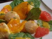 Salade tiède Saint-Jacques langouste mangue pamplemousse