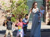 Angelina Jolie menace Brad Pitt