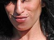 Winehouse fait refaire seins