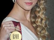 Taylor Swift grande gagnante country awards