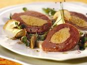 Tranches magret canard fourré bloc foie gras salade cèpes confits crus