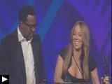 Video: Mariah Carey monte ivre scène