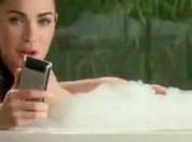 Megan dans bain pour Motorola