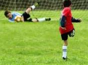 Foot organise camps d'entraînement pour jeunes footballeurs