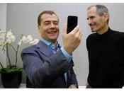 Steve Jobs reçu Dmitri Medvedev...