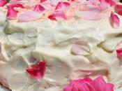 Gâteau nuage pétales rose