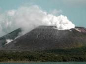 volcan Garet, l'île Gaua, très haut niveau d’activité phase éruptive.