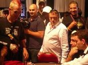 Phil Laak fait place table