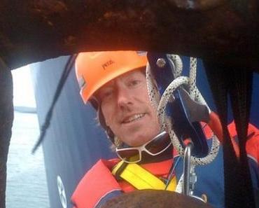 Pétrole : contre les forages profonds, Greenpeace occupe une plateforme géante dans les îles Shetlands