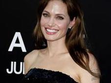 Angelina Jolie elle veut rencontrer victimes Bosnie