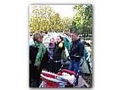 Quatre familles sous tente place André Meunier