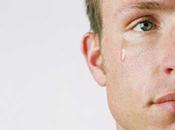 Pourquoi quelques hommes pleurent facilement?