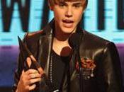 Justin Bieber heureux succès American Music Awards