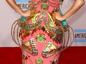 Nicki Minaj tapis rouge American Music Awards 2010!