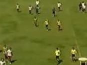 arbitre pète plombs