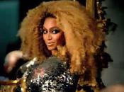 Beyoncé milieu d'autres stars pour défilé Ford (vidéo)
