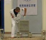 Régis casse briques