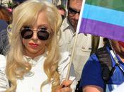 Hypocrisie Bizz Lady Gaga lâche marque jugée homophobe
