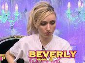 Carré Viiip.... mère Beverly pousse gros coup gueule