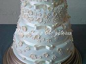Wedding cake cascade petites fleurs