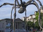 araignée géante Place Neuve!