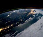 station spatiale internationale survole Terre nuit