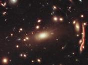 Hubble observe lentilles gravitationnelles pour percer mystères matière noire