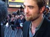 Twilight Révélation Robert Pattinson fait hurler Paris