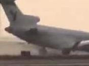 Atterrissage réussi pour avion sans roues avant (vidéo)
