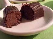Chocolats "buche" noir fourrés ganache noire croustillant pistache
