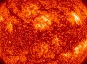 Spectaculaire arche plasma surface Soleil