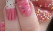 Nail gourmand