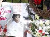 obsèques Whitney Houston diffusées direct stephanelarue.com