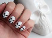 Manucure rock/goth: skull-nails!