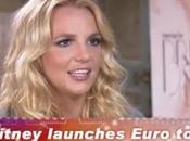 journaliste Smith parle interviews Britney Angleterre