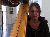 Rencontre. Sarah, jeune harpiste bretonne