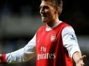 Arsenal Bendtner voit avenir chez Gunners