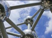 Slackline l'Atomium: récit d'un Boson