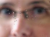 Gouttes visage flou...