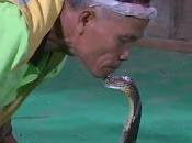 Issan, baiser cobra, fascinant [HD]