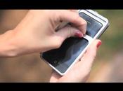 Swipe coque permettant nettoyer l’écran iPhone