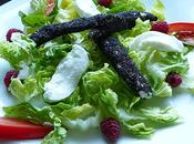 Salade poulet noir croustillant framboises