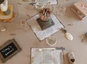 Table romantique désuète Romantic old-fashioned table