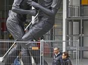 coup tête Zidane sculpture géante exposé Pompidou