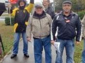 Rien n’arrête militants Front Gauche comité local Longwy-Longuyon-Villerupt, même pluie froid.